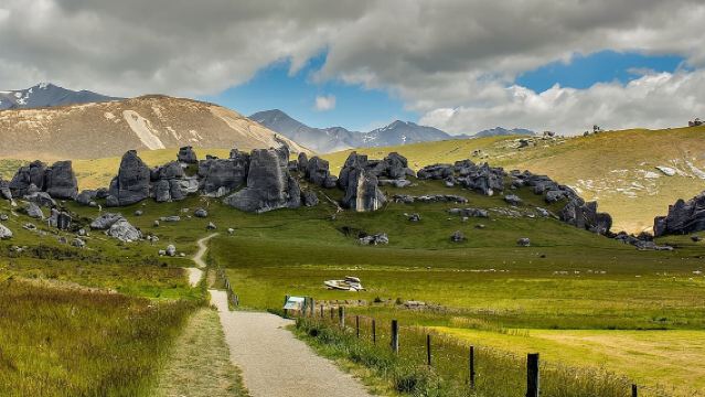 TranzAlpine Train, Arthur's Pass and Castle Hill Day Trip