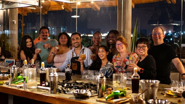 성 전망을 감상하며 즐기는 카르타헤나 럼 & 초콜릿 테이스팅 (소규모 그룹)