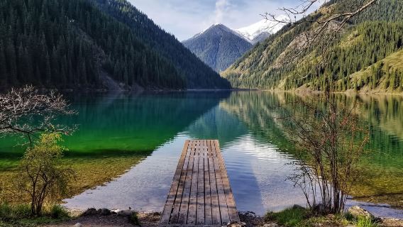 Excursión de un día al Cañón de Charyn, el Lago Kolsai y el Lago Kaindy en Almatý, Kazajistán