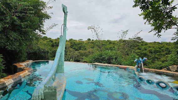 Nairobi: Nani Wonderland and Kitengela Glass Tour