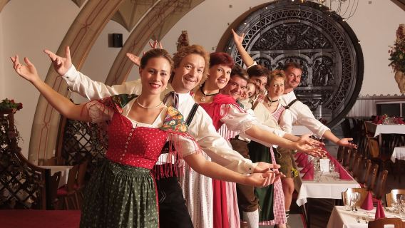 Vienna: cena tradizionale con spettacolo al Wiener Rathauskeller