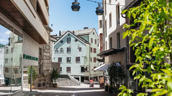 Tirano-St. Moritz: biglietto giornaliero andata e ritorno del Trenino Rosso del Bernina