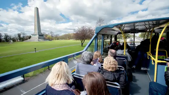 ダブリン：乗り降り自由のバスツアー