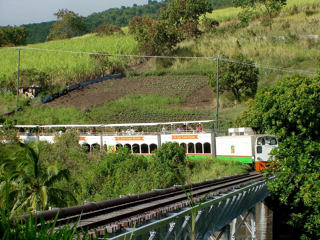 Basseterre: St. Kitts Scenic Railway Day Trip with Drinks