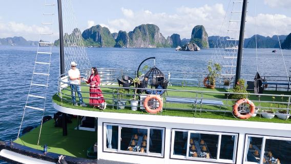 Discover Halong Bay 4-hour Scenic Cruise, Kayak, Lunch, Cave