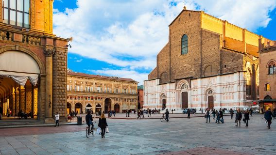 Tur Pribadi Berpemandu Kota Bologna & Universitas Tertua di Eropa