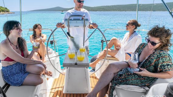 Tur Berlayar Sehari yang Elegan - Termasuk Makan Siang & Minuman