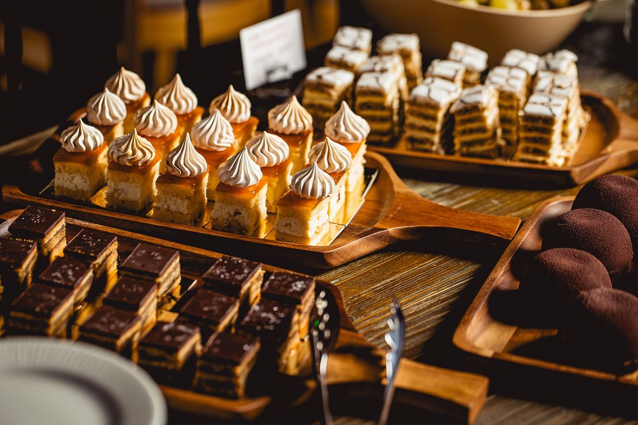 Budapest: Folklore Revue Show with Unlimited Dinner & Drinks