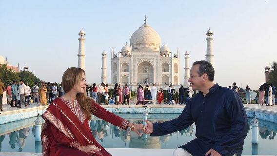 デリー発、車で行くタージ・マハル、アグラ城、ベイビー・タージへのオールインクルーシブ日帰り旅行