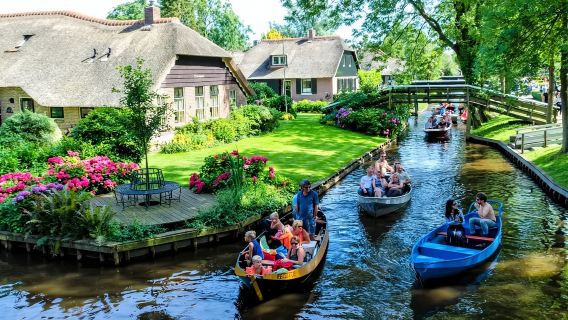 perjalanan satu hari ke Giethoorn, Marken, dan Danau Bowenwaide di Amsterdam, Belanda.