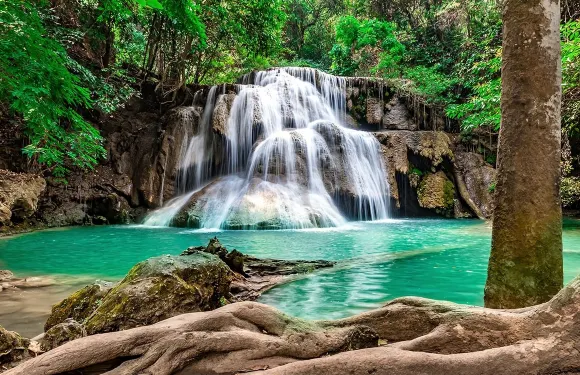 【包車出行】泰國北碧府桂河大橋+死亡鐵路+愛侶灣瀑布一日遊