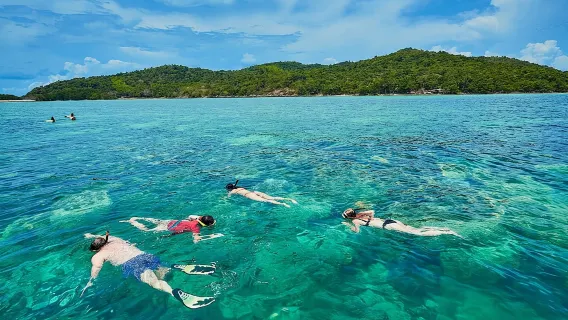 Featured tour with 18 reviews: Pig Island Tour by Speedboat with Snorkeling