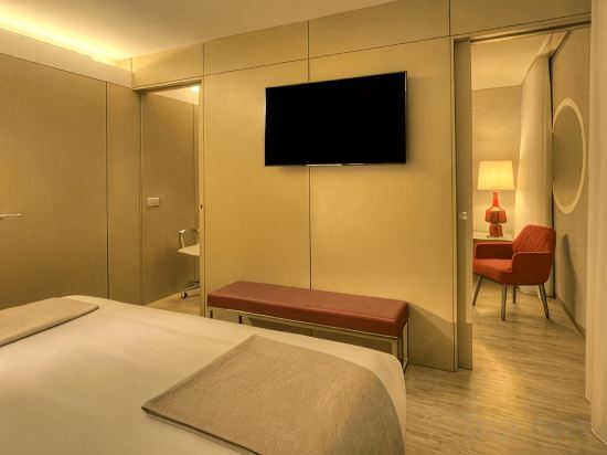 NH Collection Porto Batalha Room Type - Family Room With View