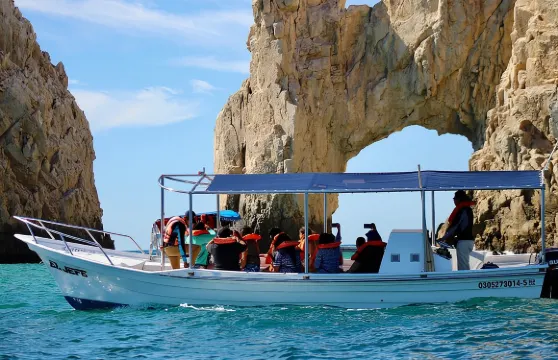 共乘前往卡波聖盧卡斯拱門