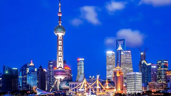 Tur Pesiar Sungai Malam Shanghai dengan Pengalaman Bersantap Gaya Xinjiang