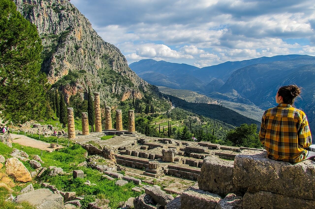 Delphi, Thermopylae, Corycian Cave 300 Spartans Tour 