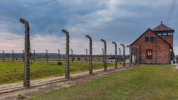 Lawatan berpandu Muzium dan Memorial Auschwitz-Birkenau dari Krakow