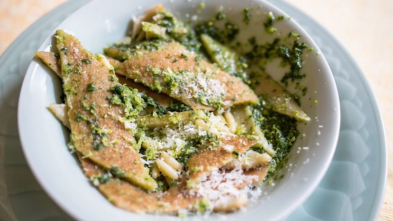 Lunch or dinner and cooking show at a Cesarina's house in Florence