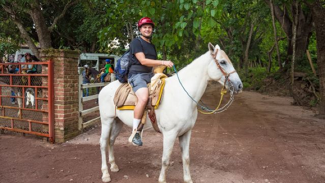Sierra Madre Horseback Riding and Zipline with Lunch Included