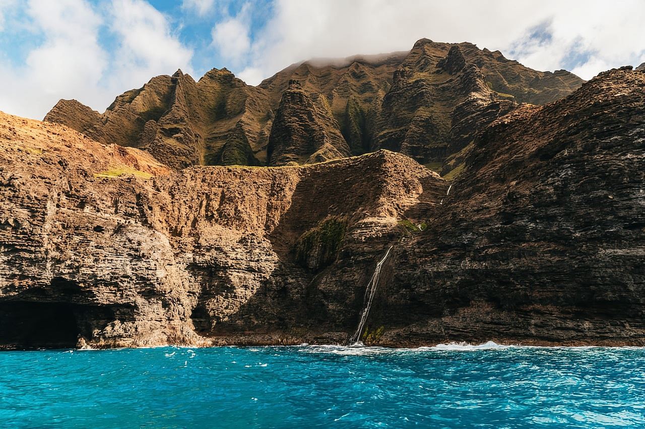 Kauai: Tour du thuyền ngắm hoàng hôn trên bờ biển Napali kèm bữa tối
