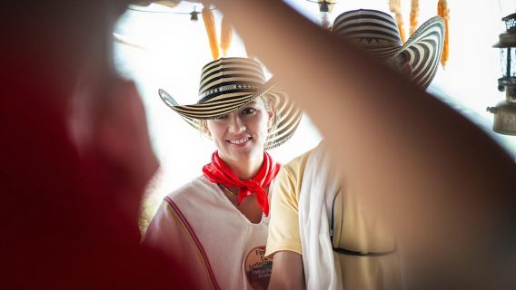 Medellin: Coffee Tour, Horseback Arrival, and Sugar Cane