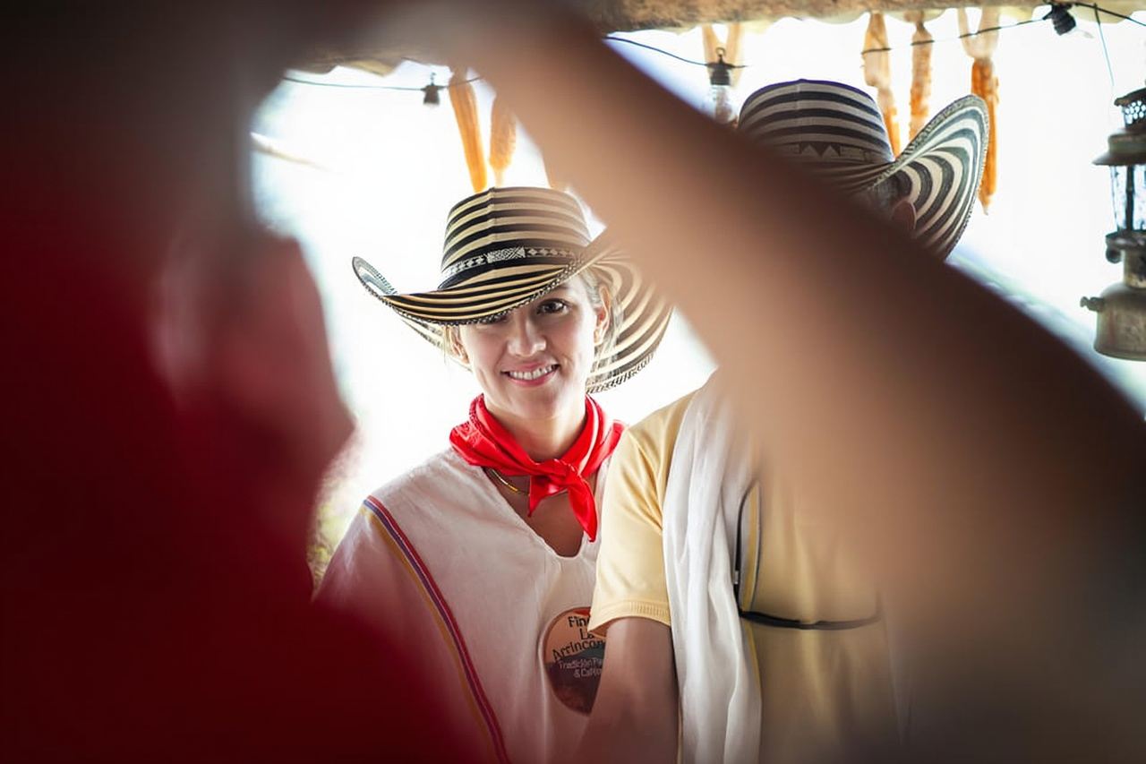 Medellin: Coffee Tour, Horseback Arrival, and Sugar Cane