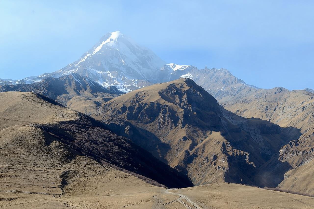 Day Trip to Mount Kazbegi and Gudauri with Licensed Guide