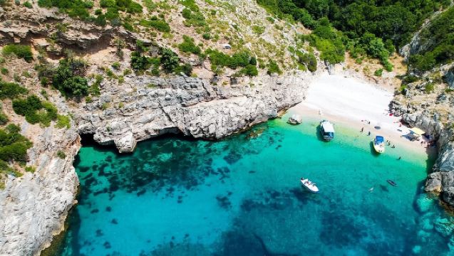 Teluk Dafina & Bristan: Berenang & Jelajahi Gua Haxhi Ali