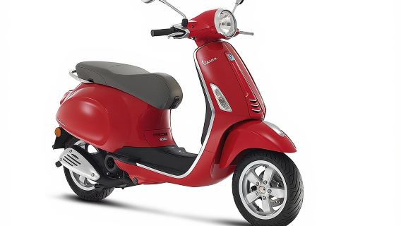 Vespa Primavera 125 cc Rental at Rome 24 ore