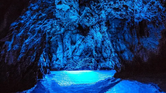 Blaue Höhle Gruppenreise mit Schwimmen und Schnorcheln ab Hvar