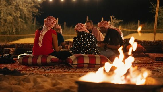 Evening Heritage Safari: Vintage G-Class Ride with Dinner at Al Marmoom Camp