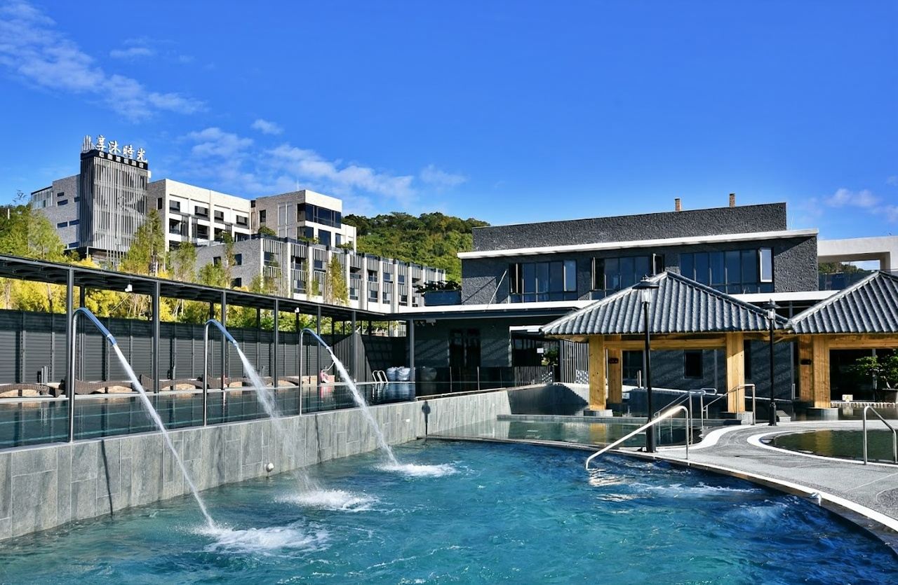 Open-Air Hot Spring/Nude Bath at Shine Mood Resort Yuanli