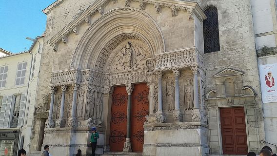 Arles, Les Baux & Saint-Remy de Provence from Aix-en-Provence