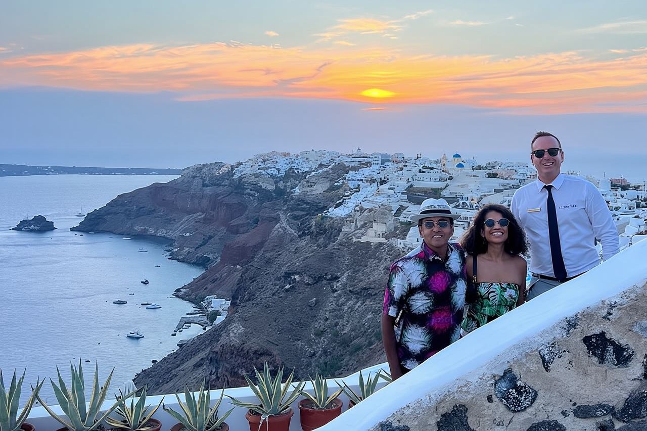 Best of Santorini: 4-hour Private Tour with a Local Guide
