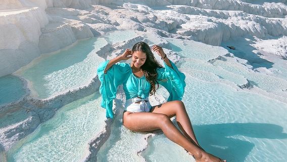 Excursión a las aguas termales de Pamukkale y Hierápolis en Antalya con almuerzo incluido