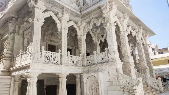 Tipu Palace + Koté Vishnu + Fort + KR Market + Jain Temple = Bengaluru Pété Walk