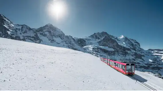 ทัวร์กลุ่มเล็กเริ่มต้นที่ 2,499 หยวนจากซูริก + แวะเมืองน้ำตก + รวมค่ากระเช้าลอยฟ้าและรถไฟ + ออกเดินทางจาก 4 จุด