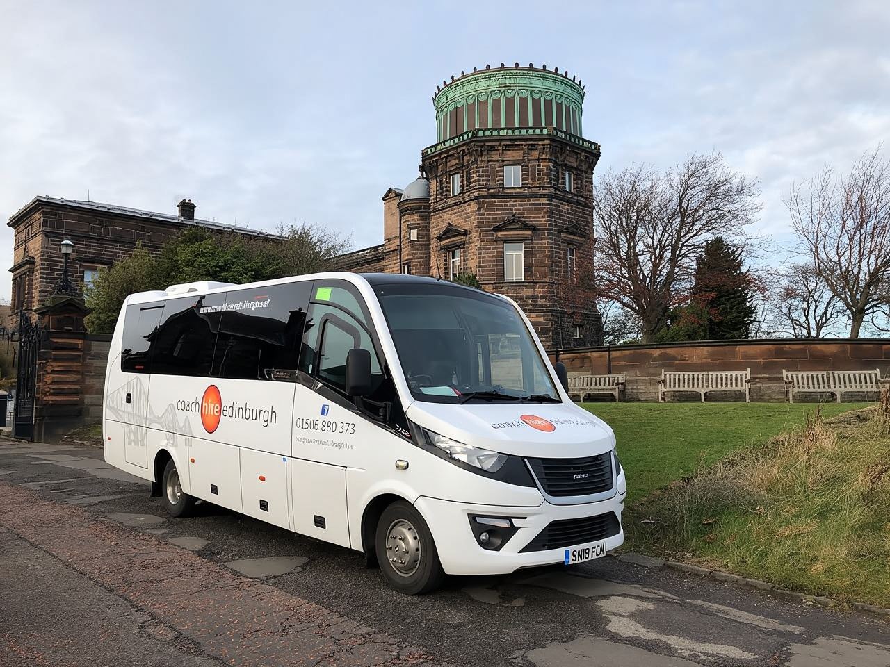 Edinburgh: Grand Historic and Literary Coach Tour