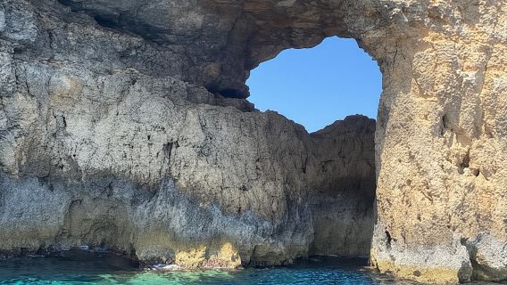 From Sliema: Comino & Blue Lagoon tour with Boat Ride