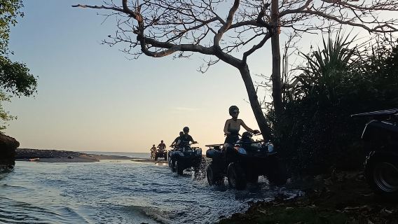 Bali: ATV-sunsettour langs strand, rijstvelden en dorp