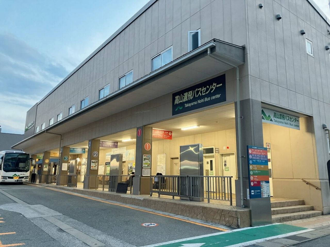 高山濃飛バス白川郷冬期限定往復バス