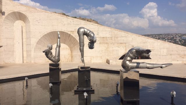 Excursion d'une journée à la Place de la République, au Musée Kafisyan et à la Mosquée Bleue