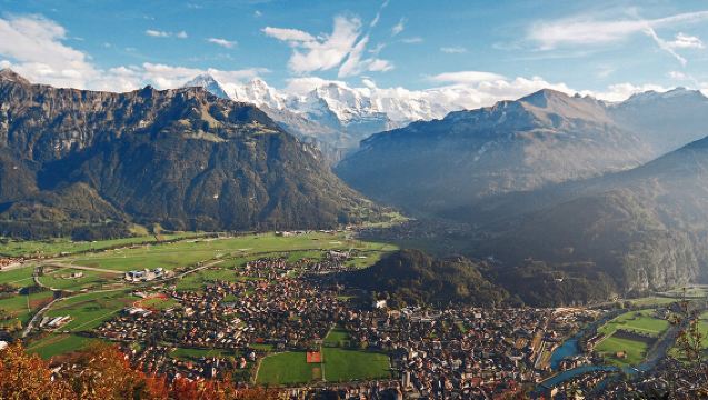 Explore Grindelwald, Interlaken and Lauterbrunnen from Zurich - Full-Day Tour