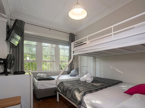 Highfield Hotel Room Type - Triple Room with Private Bathroom Highfield Hotel Room Type - Triple Room with Private Bathroom