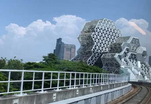 Essential for Taiwan Self-guided Tour | Kaohsiung MRT + Light Rail QR Code Ticket | 1-day & 2-day Transportation Pass