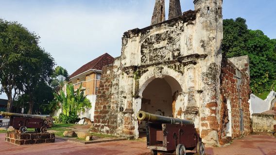 Scopri Putrajaya e Malacca: un tour di un'intera giornata attraverso il patrimonio della Malesia (tour privato)