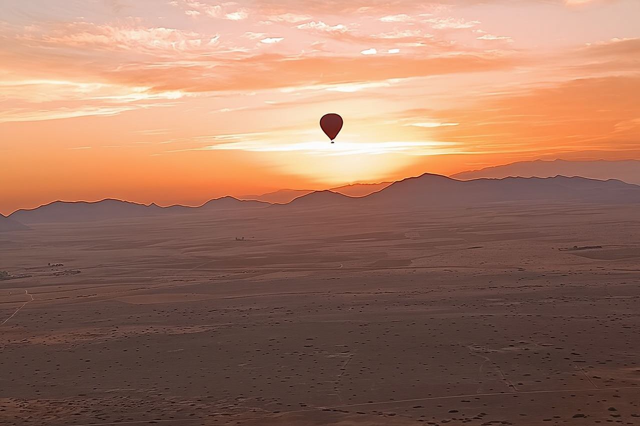 Hot air balloon flight to Marrakesh in small group. breakfast