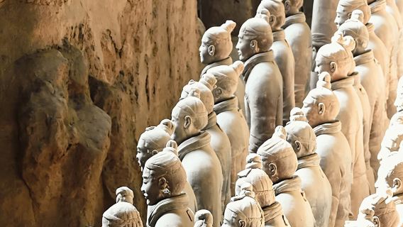 Tour di un giorno al Museo dei Guerrieri e dei Cavalli di Terracotta di Xi'an, alle Mura della Città e al Tempio di Da Ci'en per famiglie