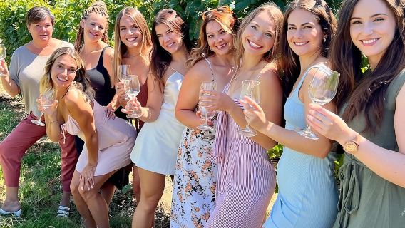 Tour guidato di mezza giornata tra i vini di East Kelowna con 4 aziende vinicole