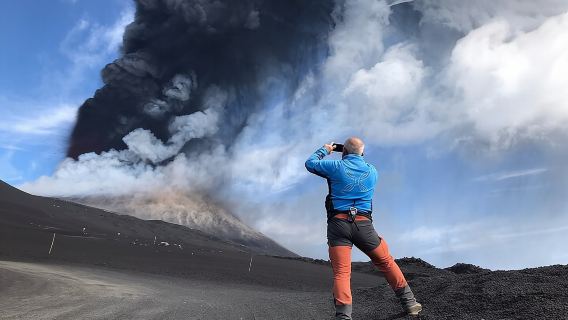 Etna excursion 3000 meters with 4x4 cable car and Trekking
